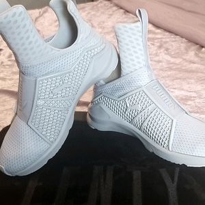 New! Fenty Puma Trainer - Quarry Grey